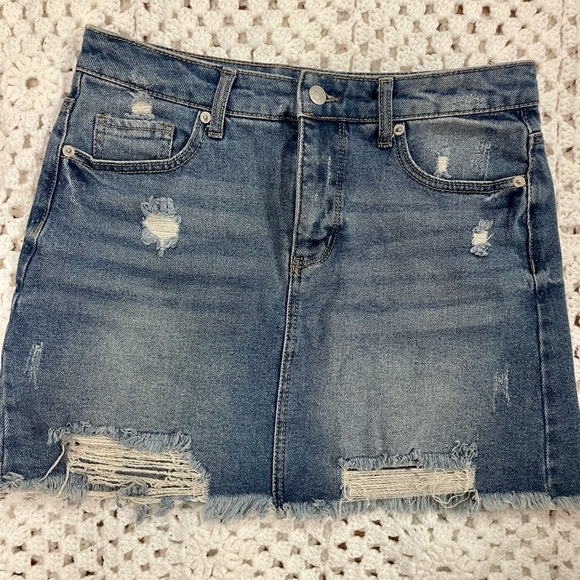 🌸Wild Fable🌸 Denim Mini Skirt. Size 8 - Picture 1 of 4